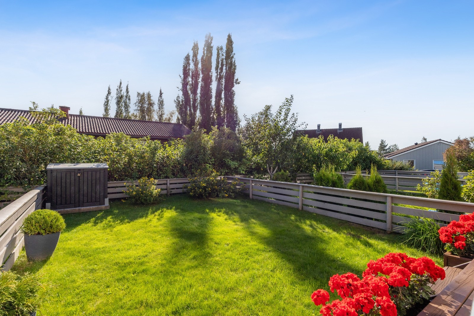 Boligen har en svært skjermet og fin beliggenhet i feltet. Galleribilde