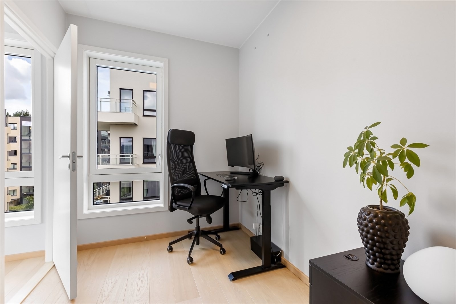 Soverom 2/hjemmekontor. Galleribilde