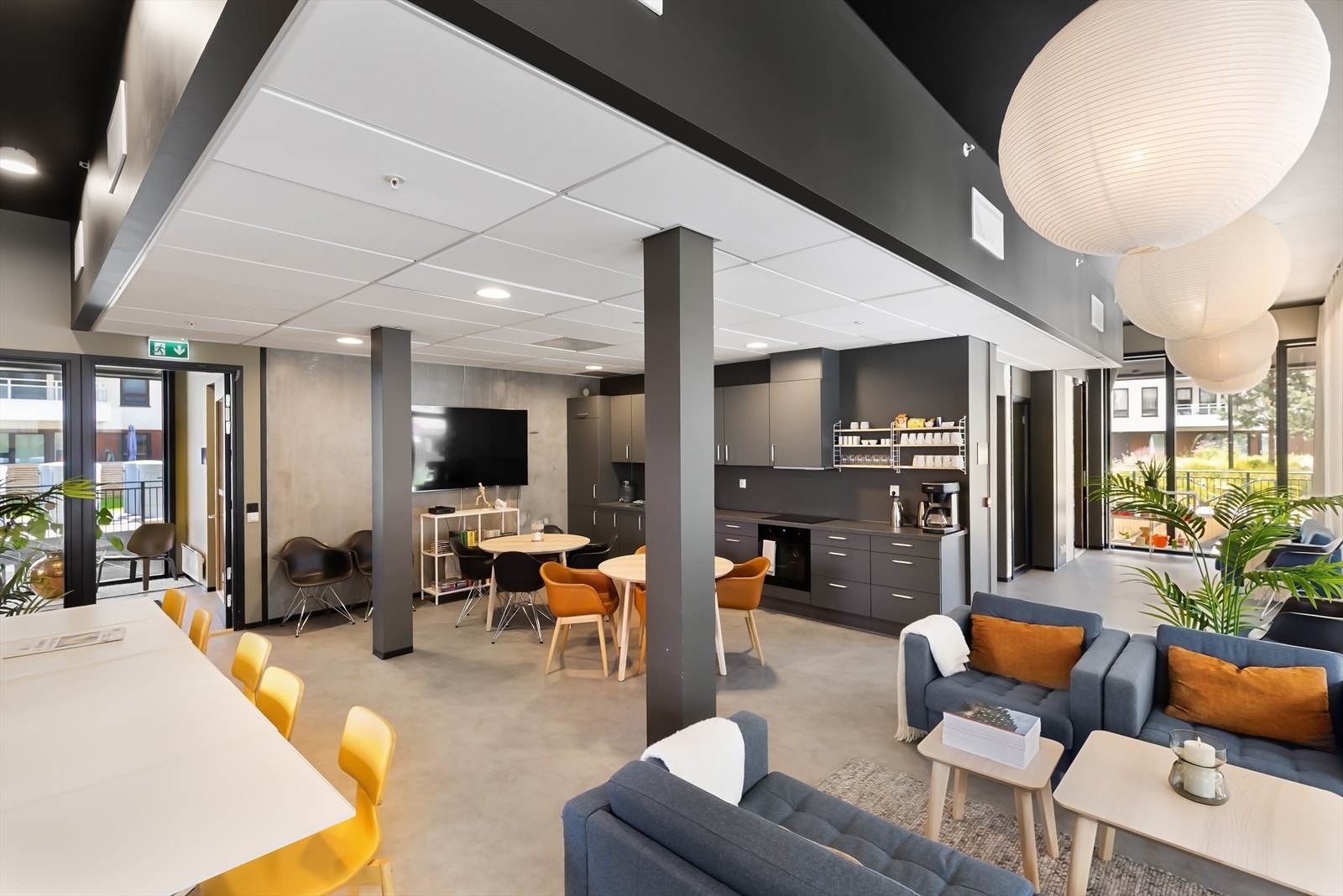 Medlemskap i Selvaag Pluss -hvor eierne har eksklusiv tilgang til et serviceområde med kaffebar, aviser, trimrom, gjesterom, selskapslokaler mm. Galleribilde