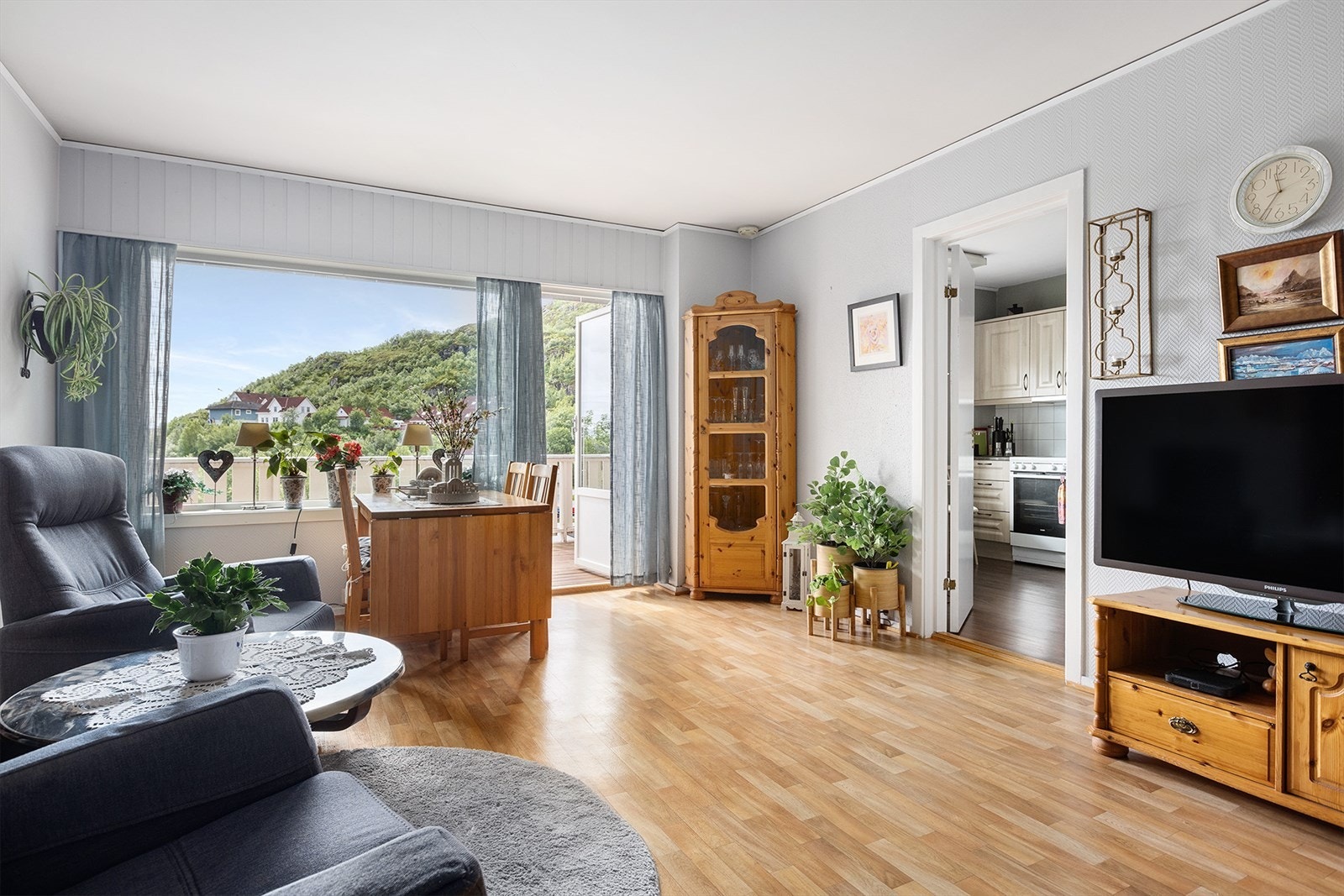 Kjøkken er godt adskilt fra stue Galleribilde