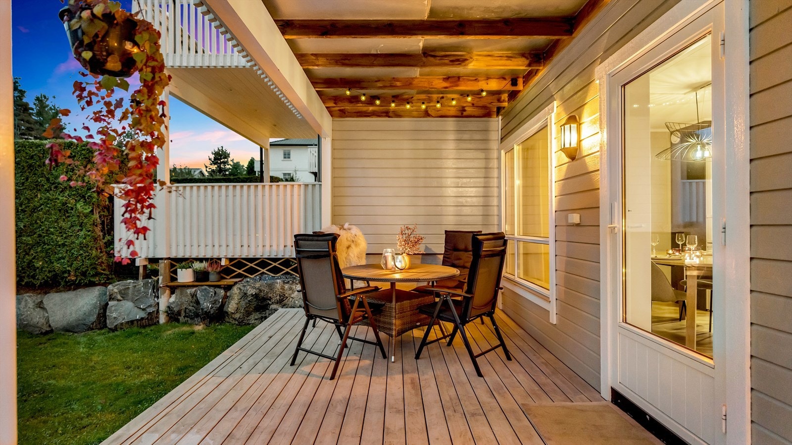 Mulighet for sittegrupper hvor middagen kan nytes. Galleribilde