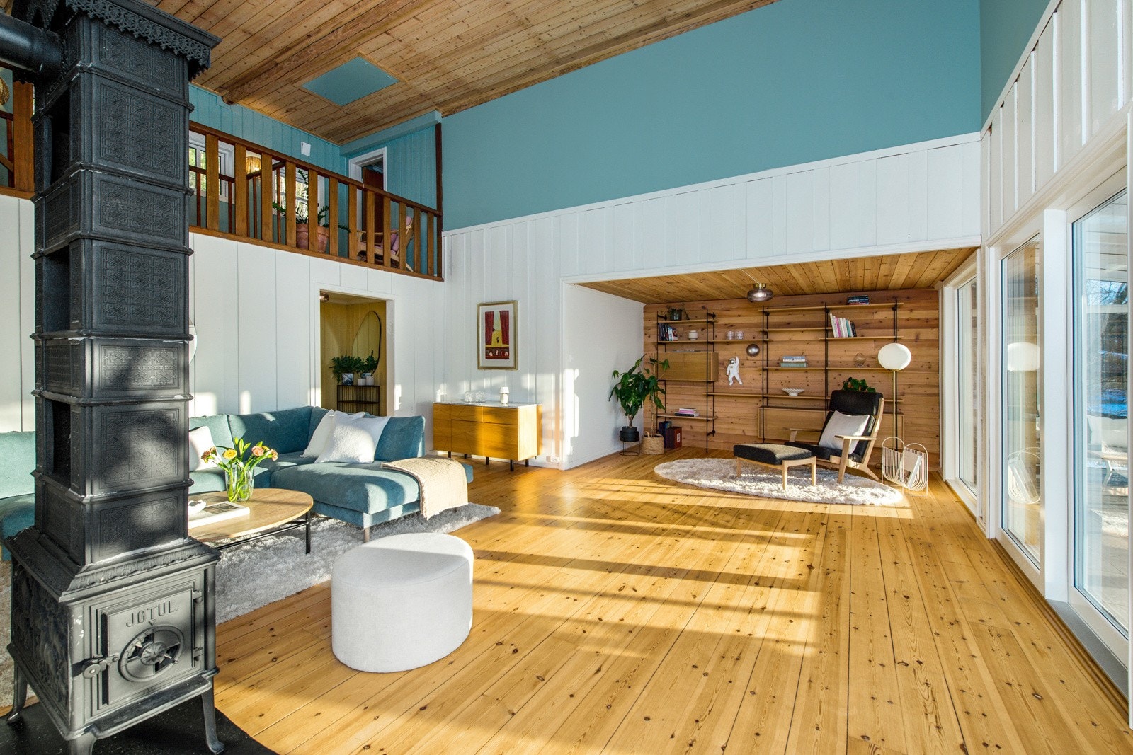 Stuen har også en flott peis som virkelig skaper stemning og varme. Galleribilde