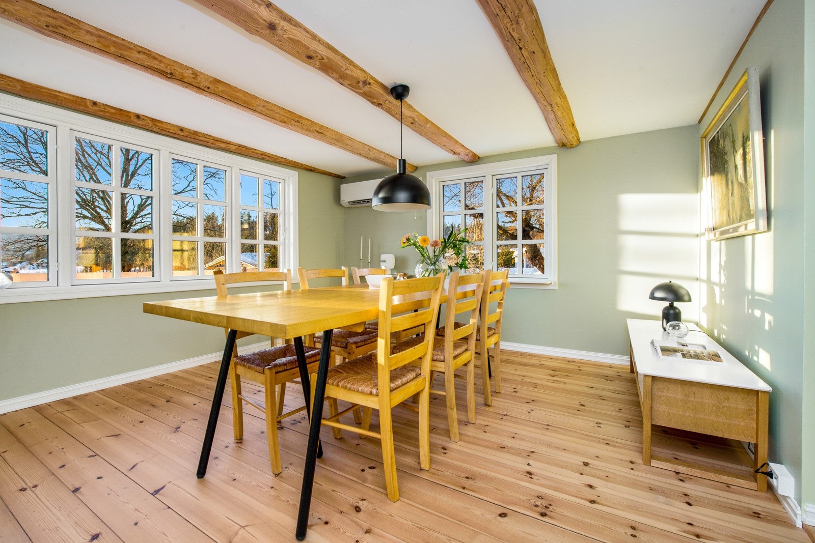 I 2019 ble det installert en varmepumpe for jevn og behagelig varme. Galleribilde