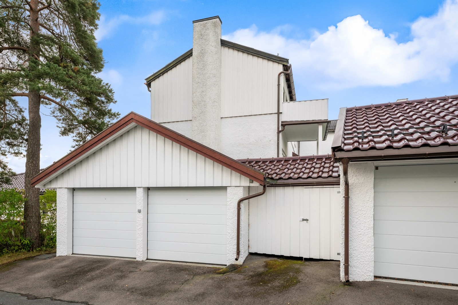 Egen garasjeplass i felles garasje - Her er det egen EL-billader Galleribilde