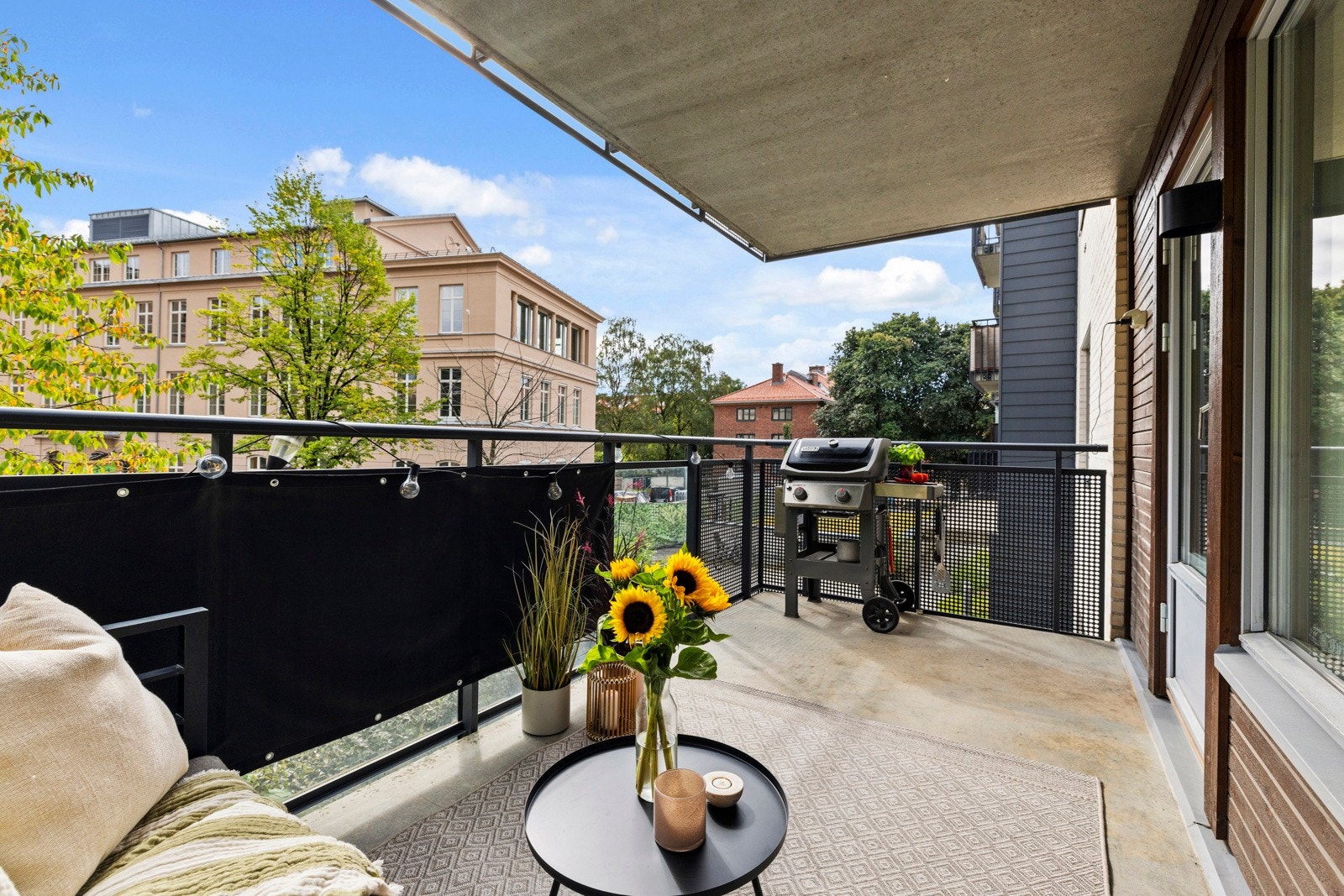 Her kan du nyte morgenkaffen eller rolige sommerkvelder i grønne omgivelser. Galleribilde