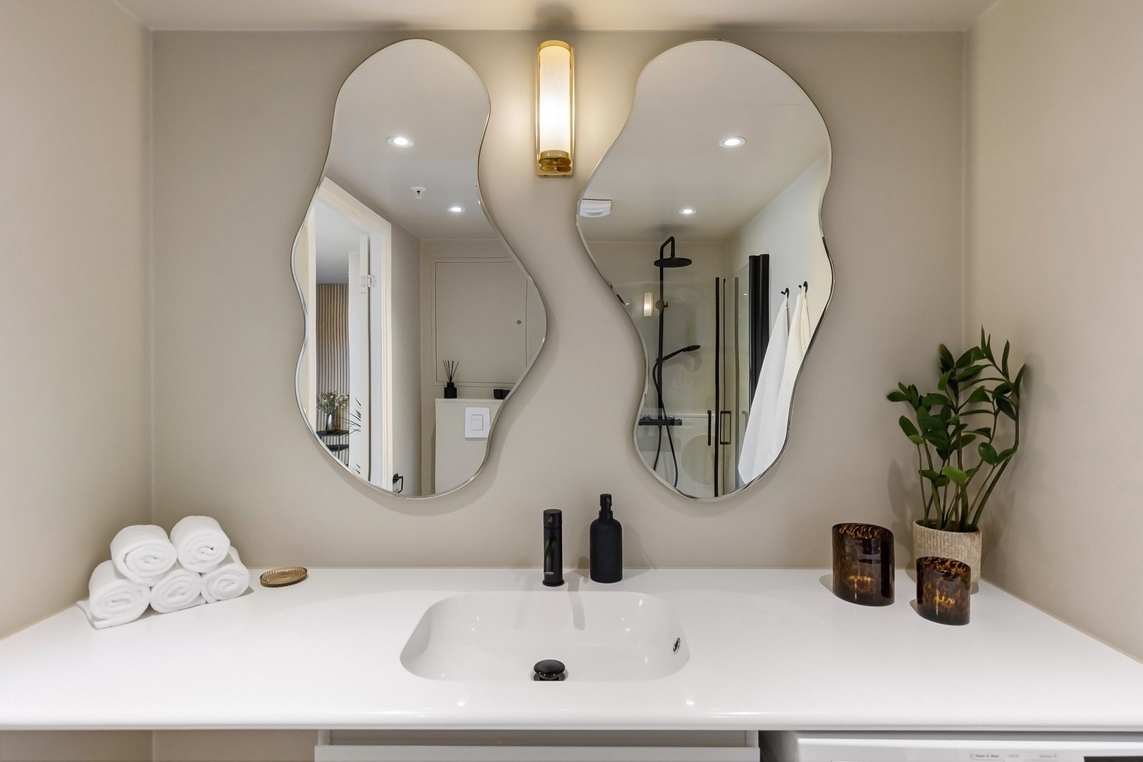 Mikrosement på gulv og vegger Galleribilde