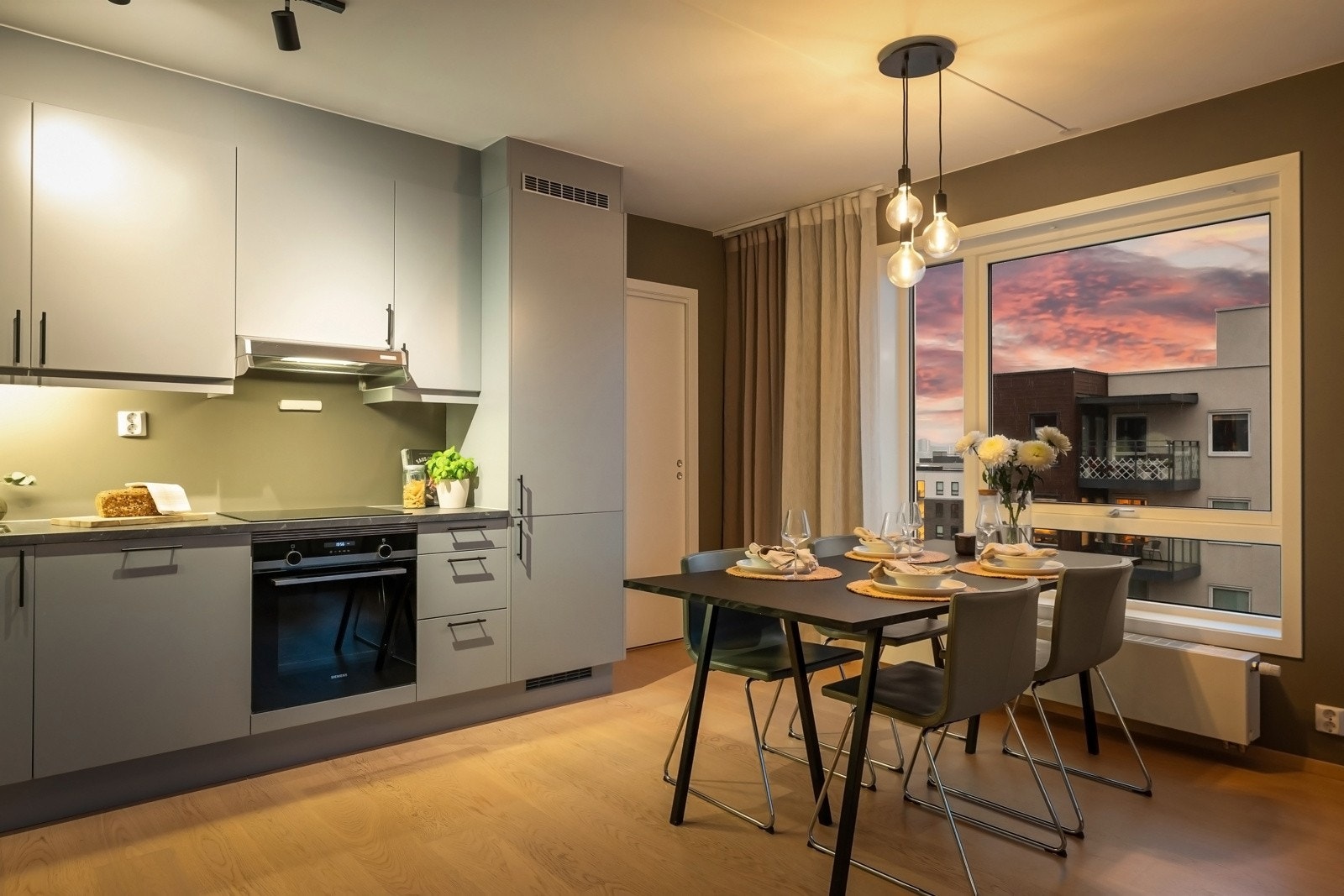 Screens i vinduene Galleribilde