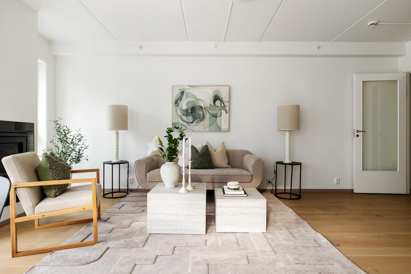 Det er lagt enstavs parkett på gulvet med vannbåren gulvvarme Galleribilde