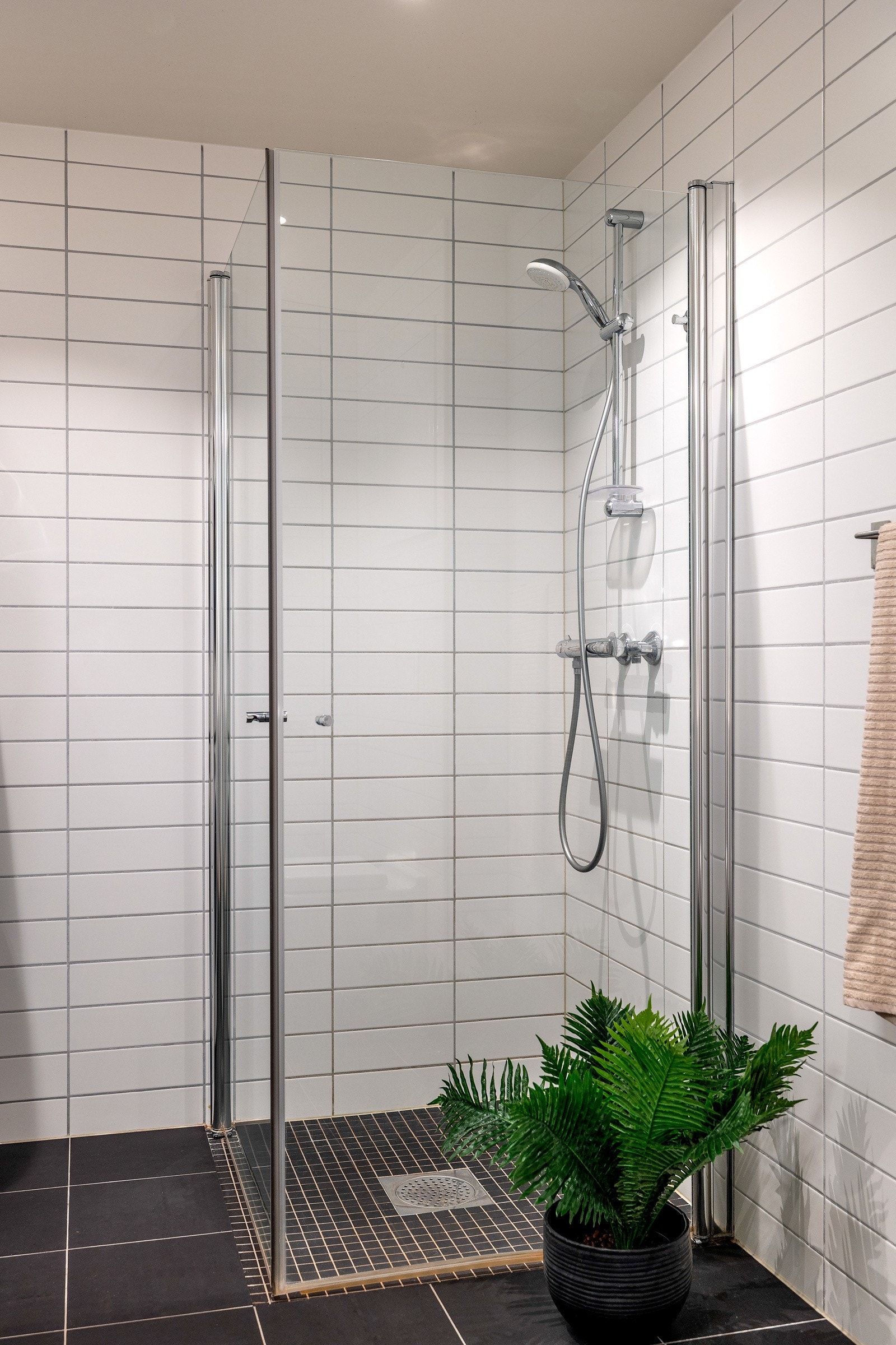 Sameiet har felles varmtvannstilførsel, akonto kostnaden er inkludert i fellesutgiftene Galleribilde