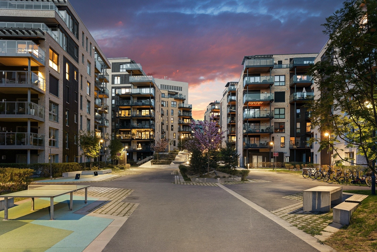 Her er det også bordtennis-bord og diverse lekeapparater Galleribilde