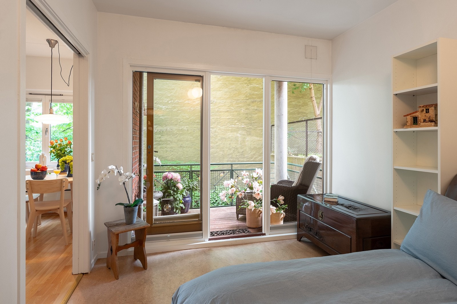 Fra hovedsoverommet er det adkomst til leilighetens balkong Galleribilde