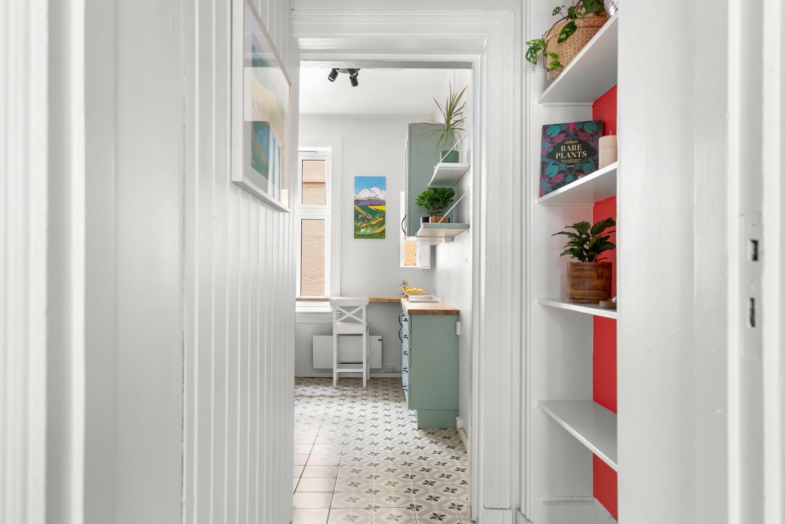 I tilknytning til spisestuen er det enkel adkomst til kjøkkenet. Galleribilde