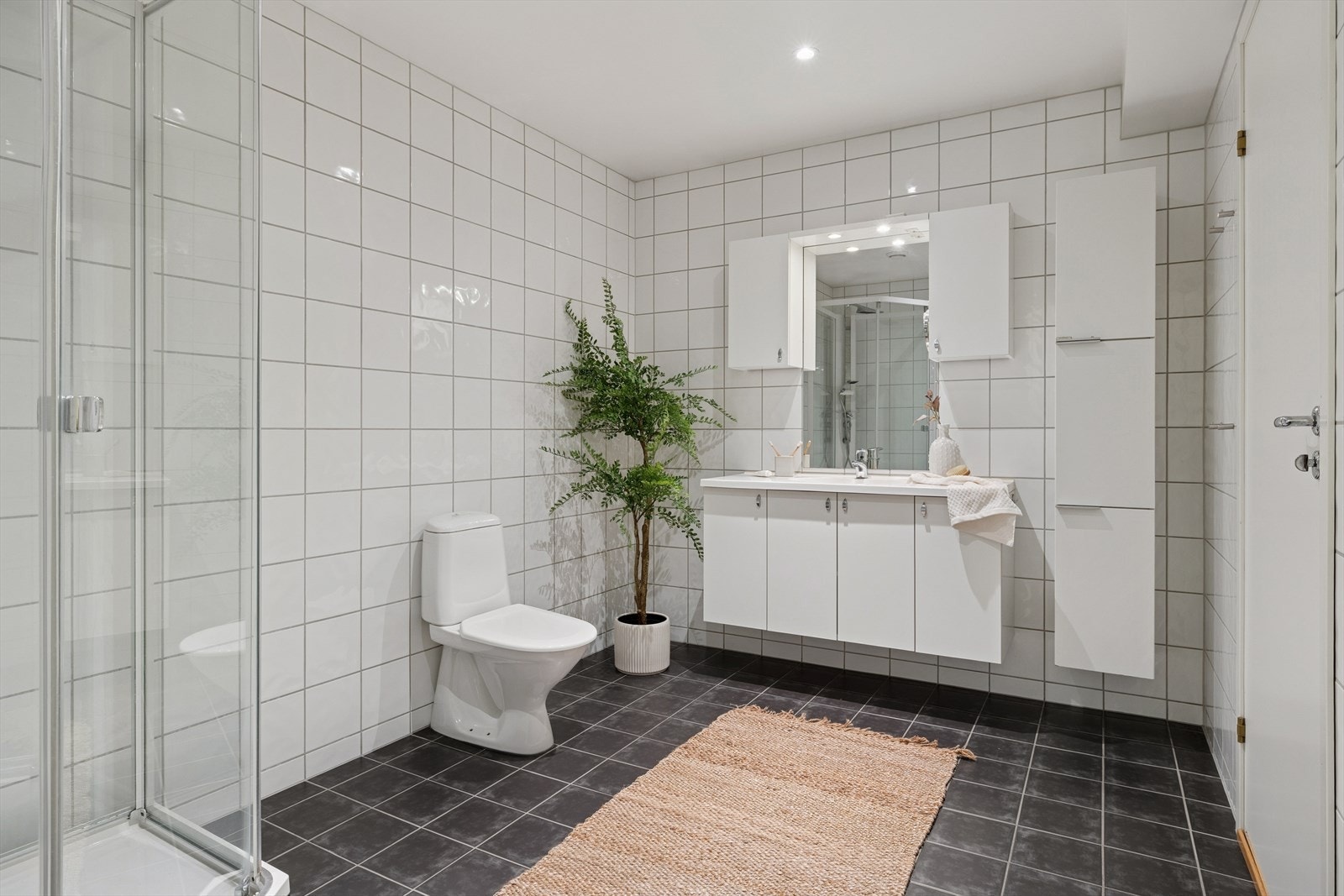 Nedstøpte varmekabler i gulv som gir en behagelig temperatur Galleribilde