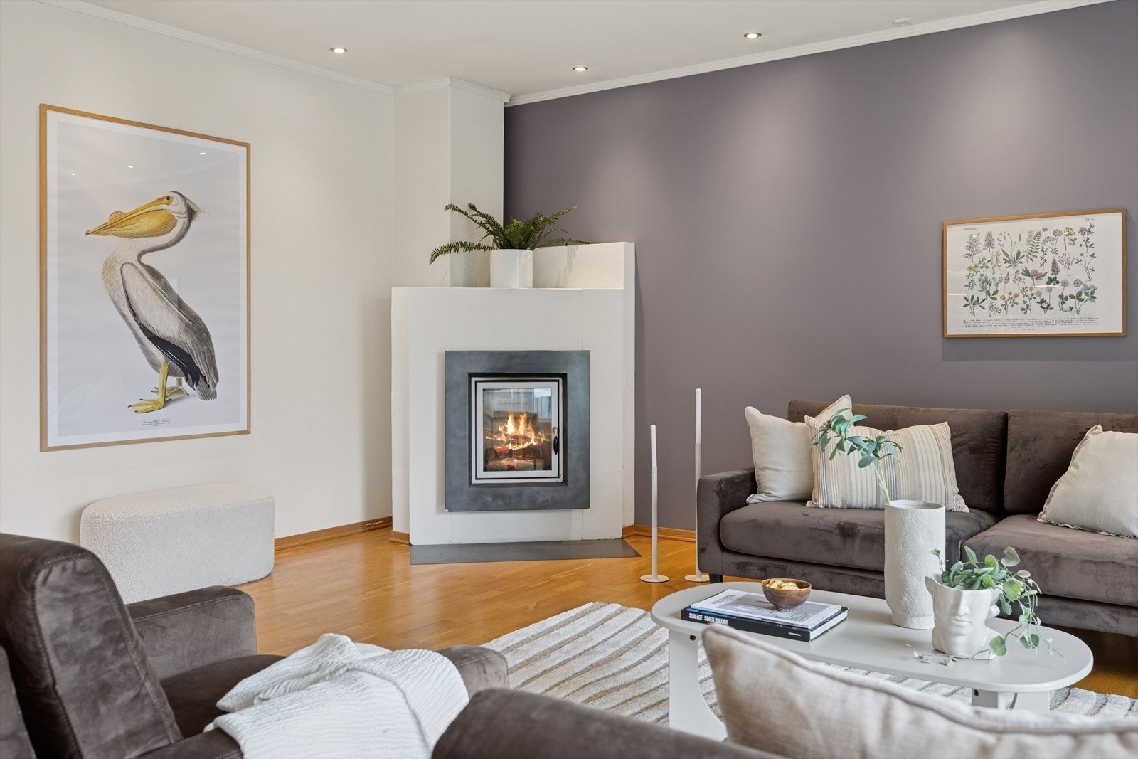 Herlig peisovn i hjørnet som gir ekstra hygge på de mørkere kveldene Galleribilde