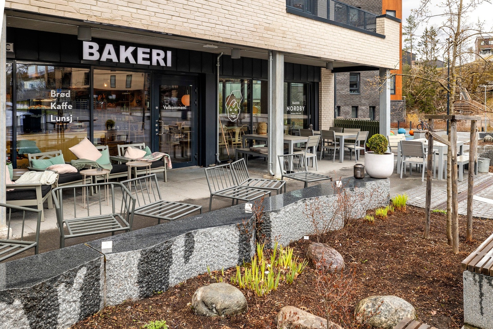 Baker Nordby er et populært møtested. Galleribilde