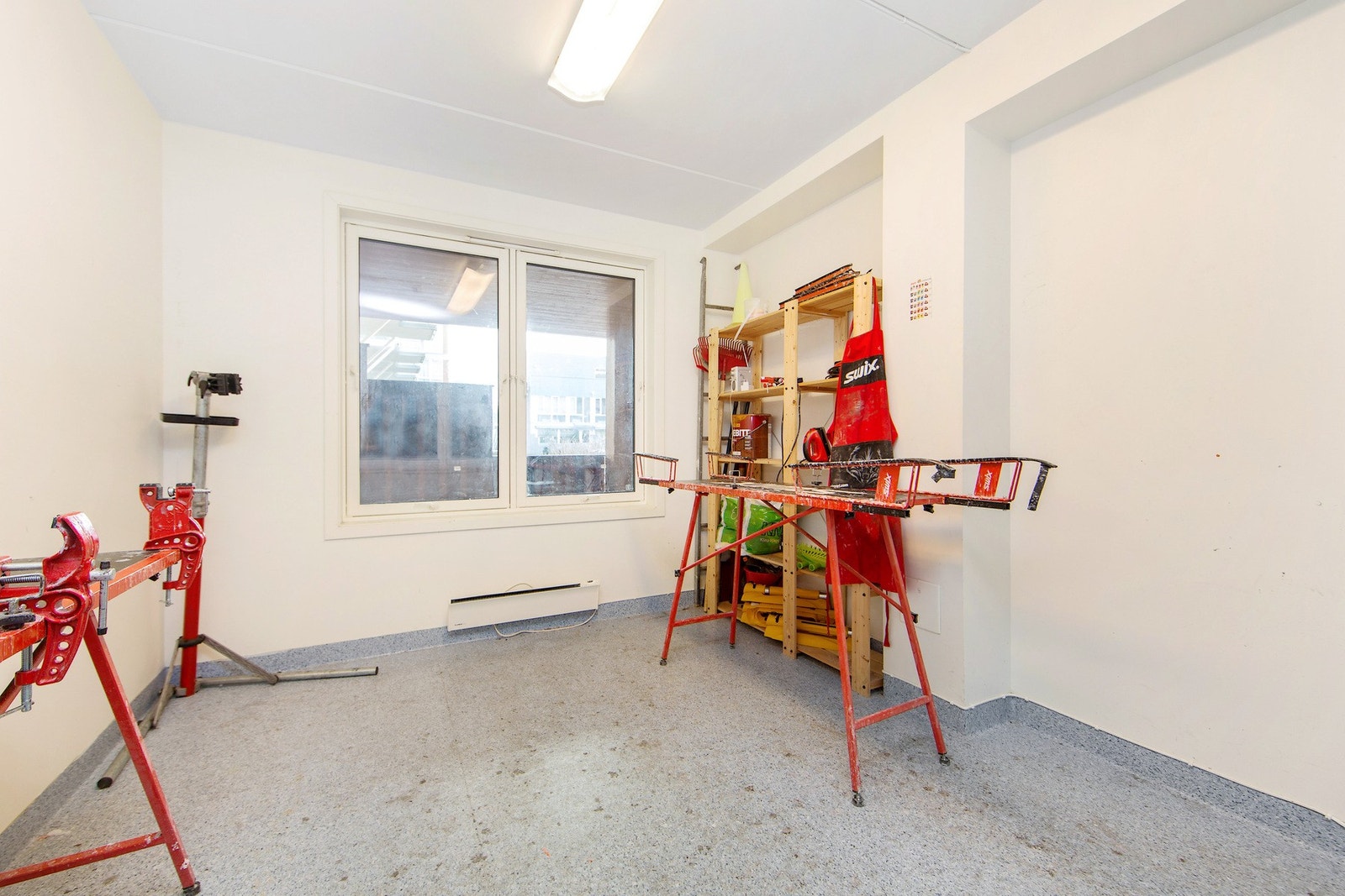 Beboerne har også tilgang til felles smørebod (og stor innvendig låsbar sykkelbod) Galleribilde