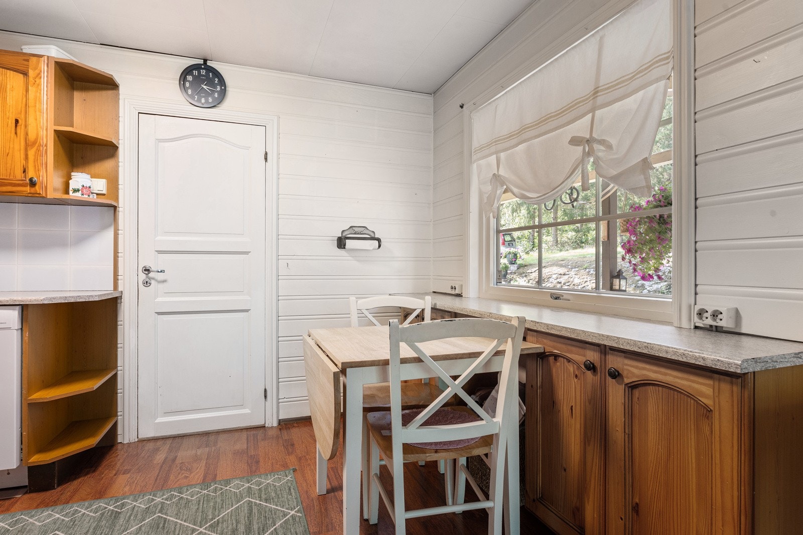 Her kan man sitte og nyte stillheten på morgenen. Galleribilde