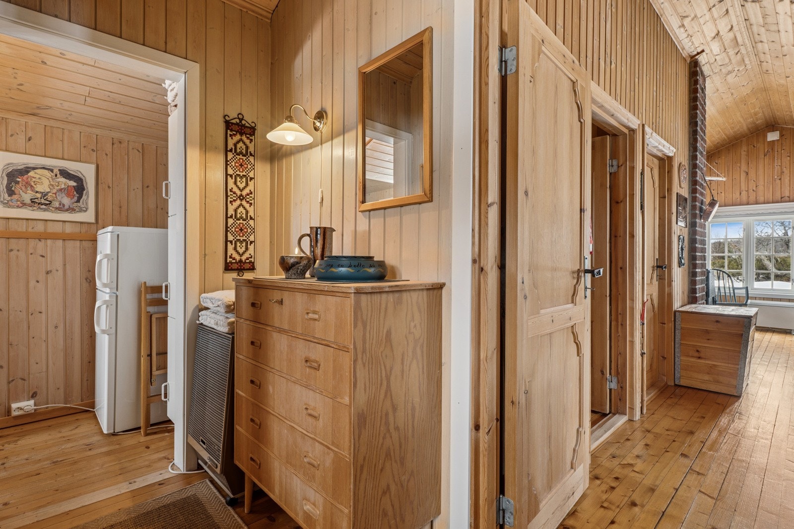 Gang har utgang til trammen. Galleribilde