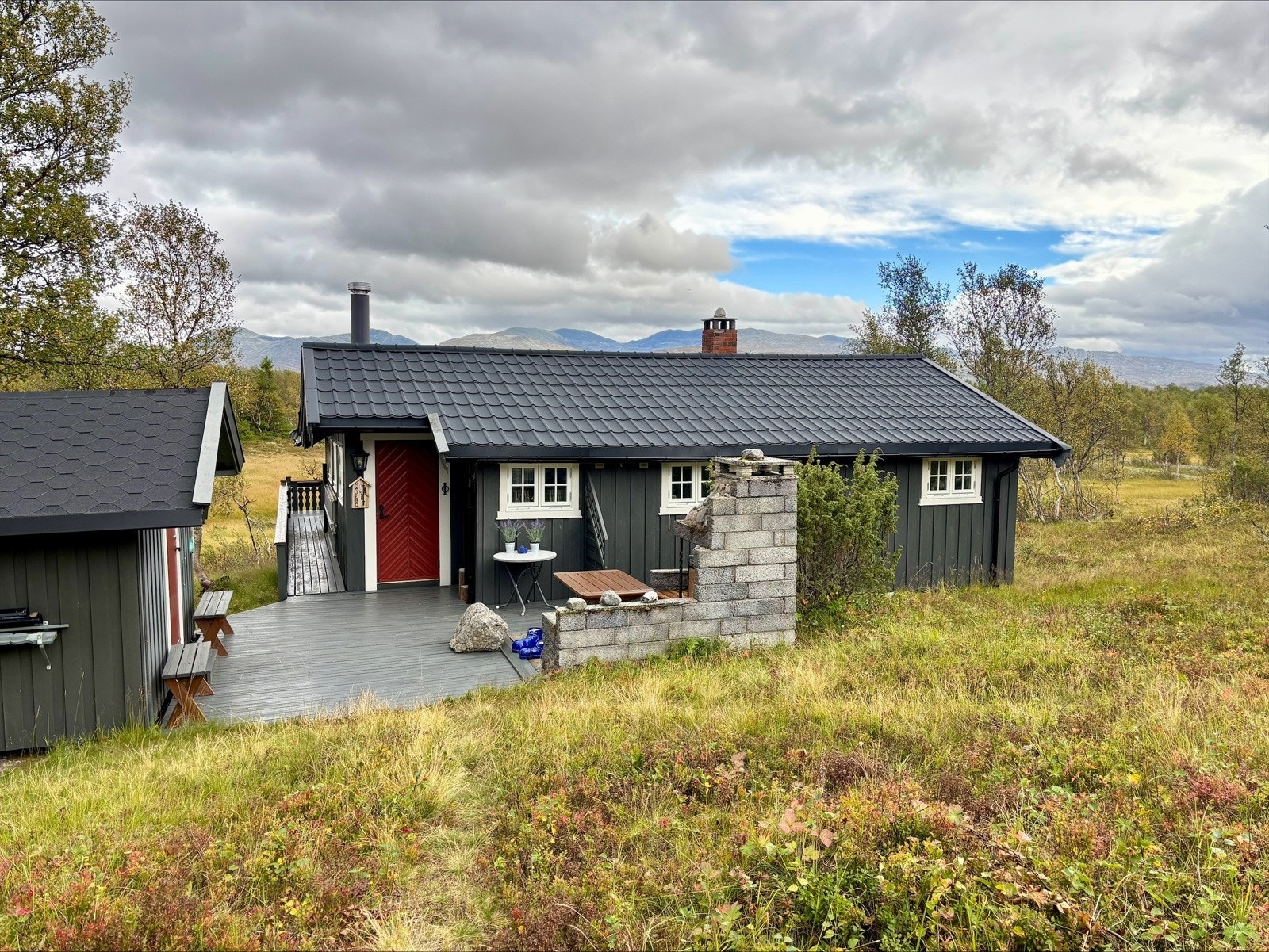Uteområde med terrasse på ca. 32 kvm. Galleribilde