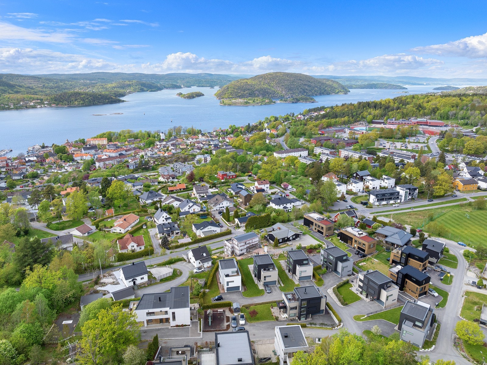 Dronefoto mot vest. Galleribilde