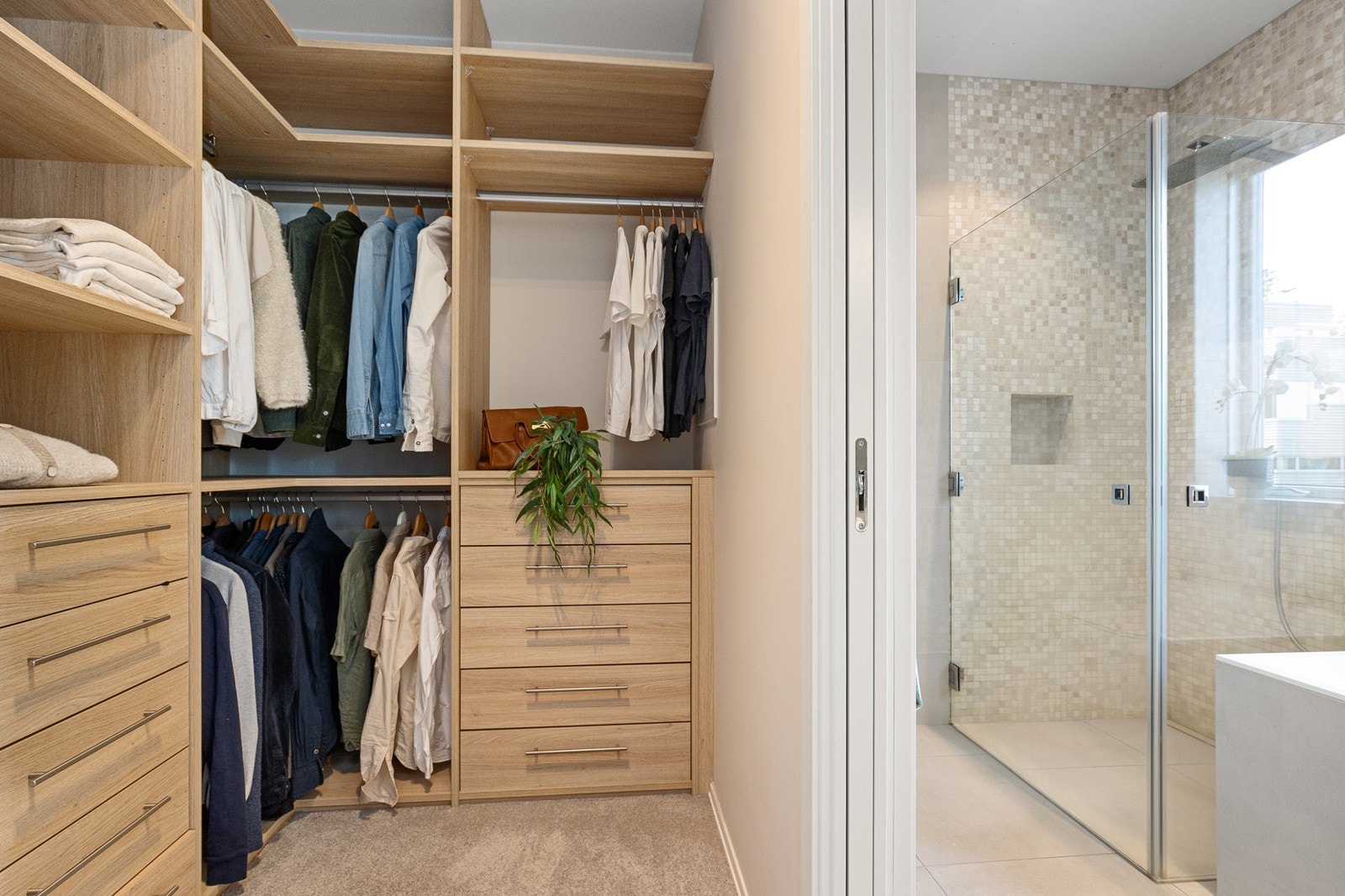 Garderobe og bad. Galleribilde