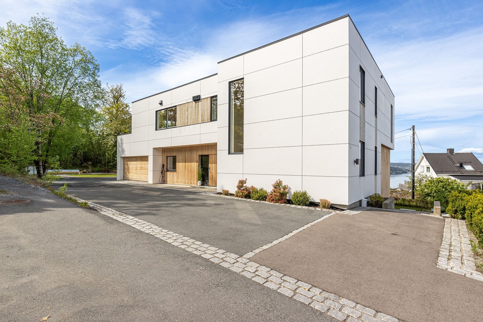 Arkitekttegnet ev Erik Quist i Urbanhus. Galleribilde