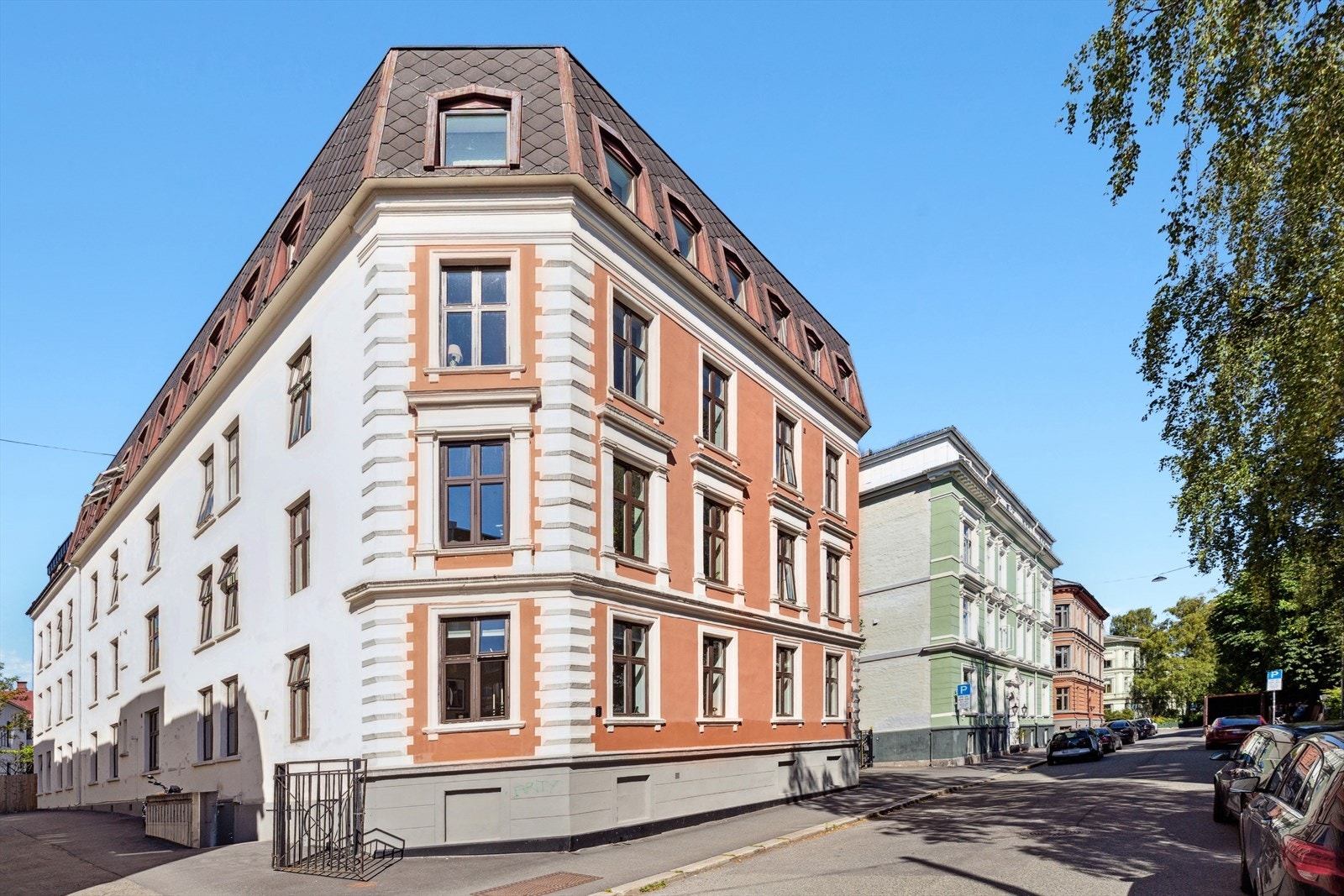 Klassisk vakker bygård bestående av 40 andeler. Det er p.d.d heller ikke planlagt noen større prosjekter. Galleribilde