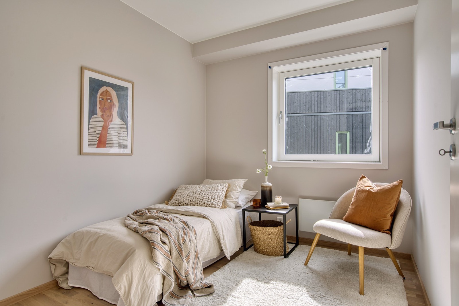 Soverom to; barnelatter, bøker og data eller noe hobbyrelatert - hva trenger du? Galleribilde