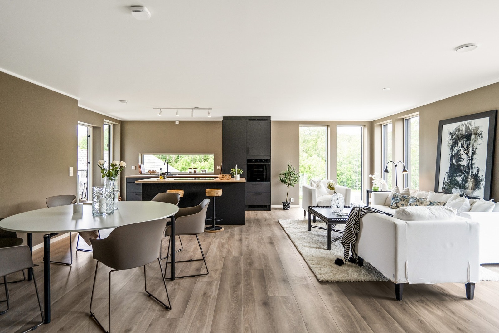 NB: Bilder er tatt i forholdsvis lik leilighet i etasjen over (Missingfjellet 5D) Galleribilde