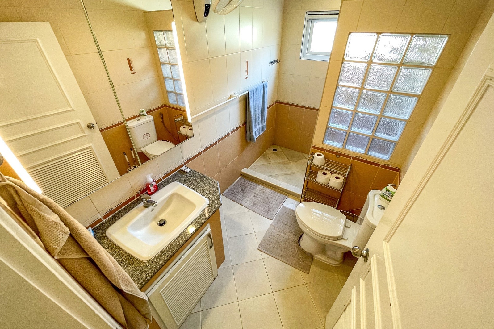 Felles bad/wc ved gang Galleribilde