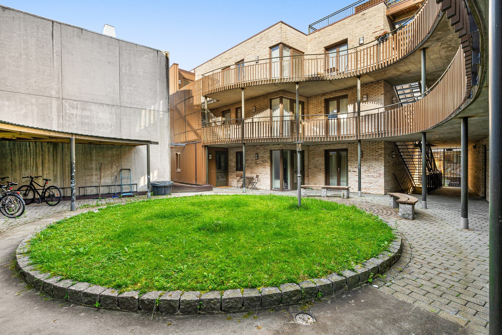 Skjermet bakgård for beboerne. Galleribilde