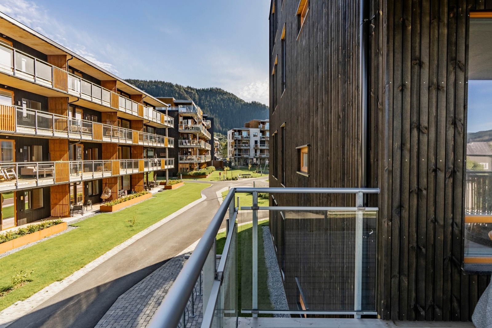 Leiligheten ligger fint plassert i 2. etasje på hjørnet av bygget Galleribilde