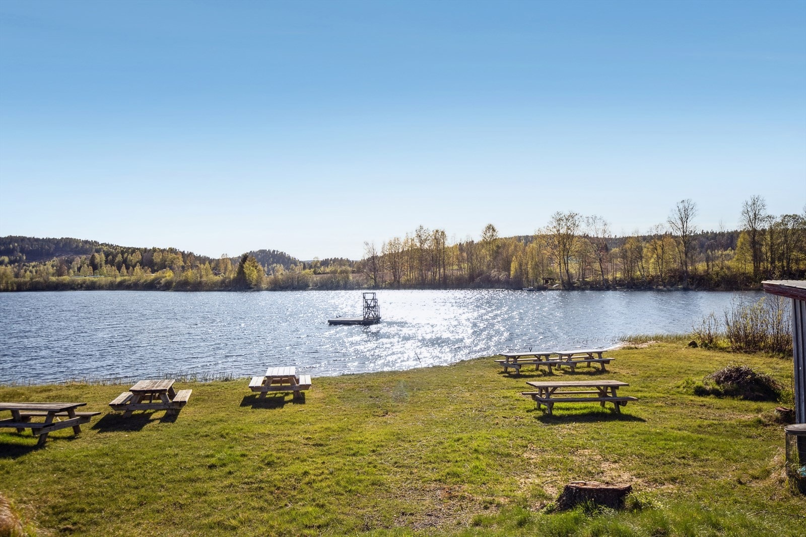 Et herlig nærområde ved Stangnessjøen, kun 500 meter unna eiendommen. Galleribilde