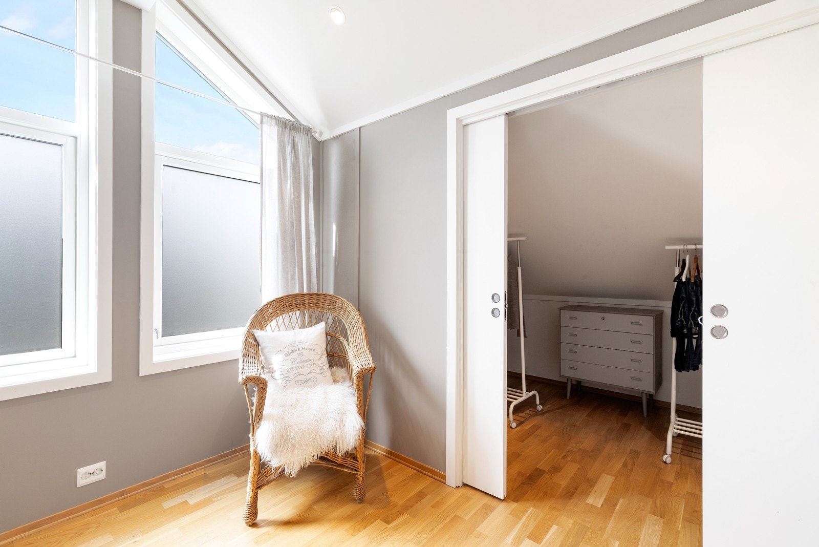 Walk-in garderobe. Galleribilde