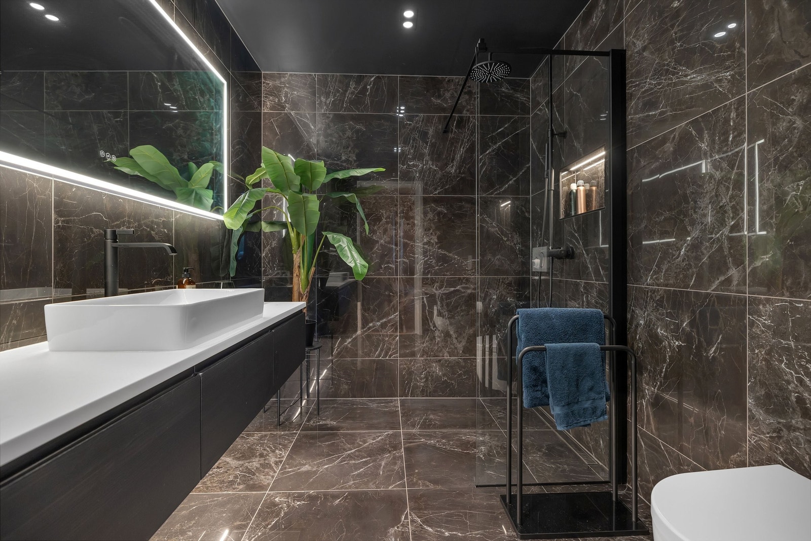 Bad tilknyttet hoved soverom Galleribilde