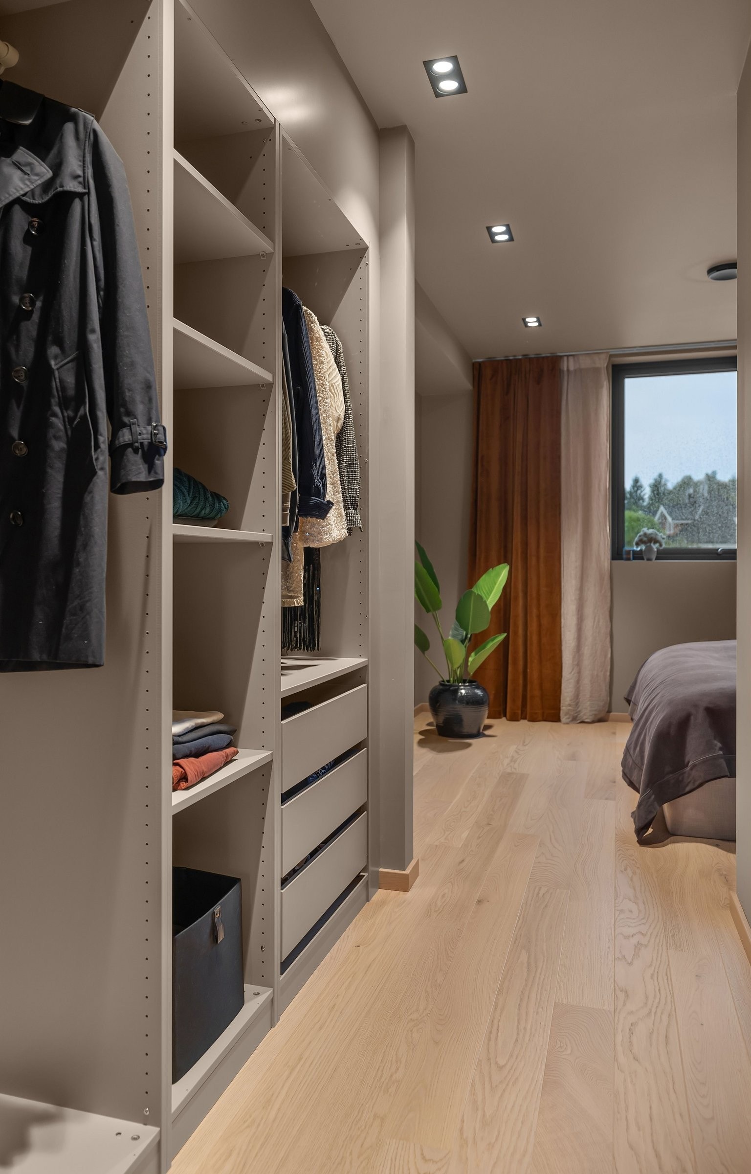 Garderobe hovedsoverom Galleribilde