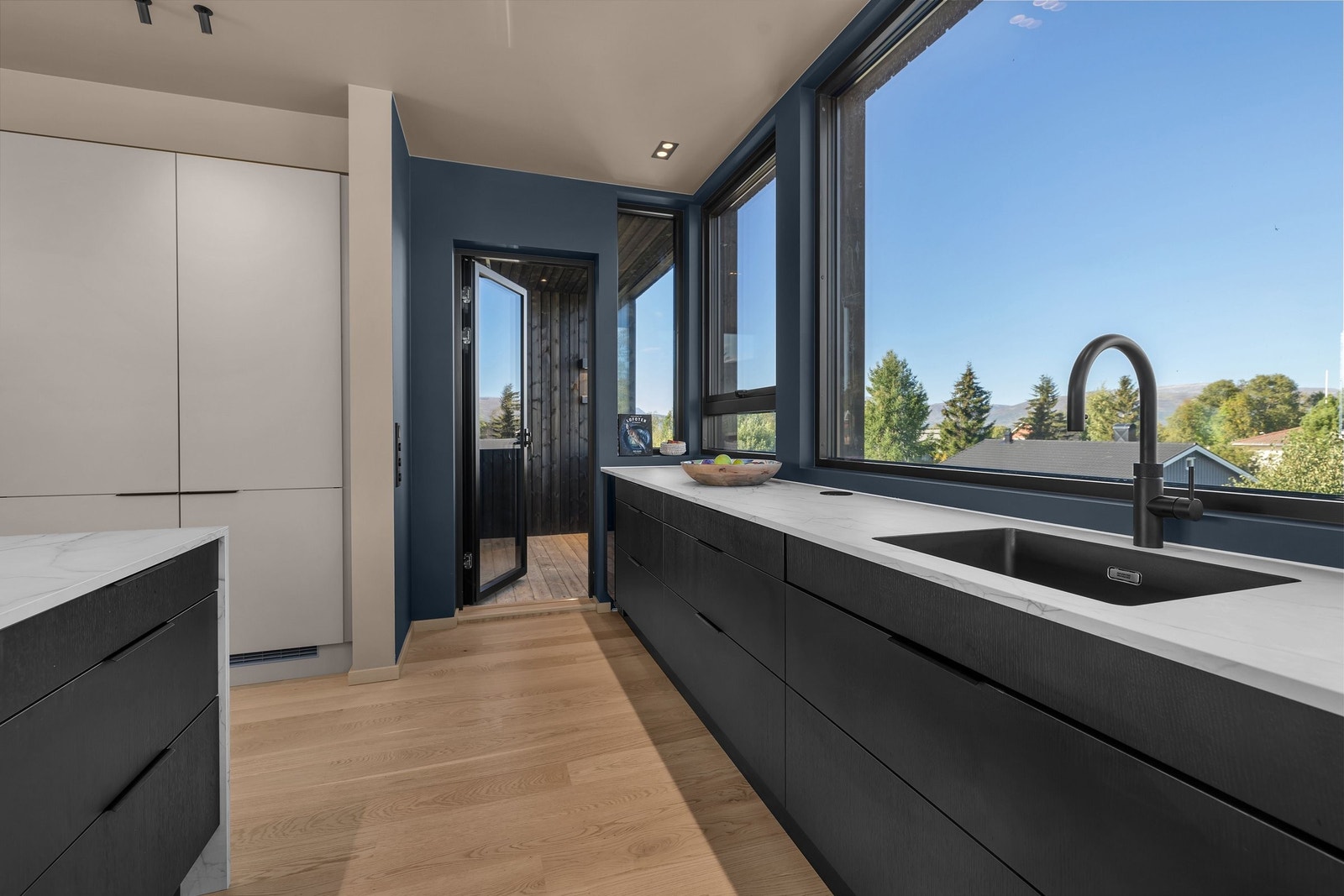 Det er montert quooker (vannkoker på kranen) Galleribilde