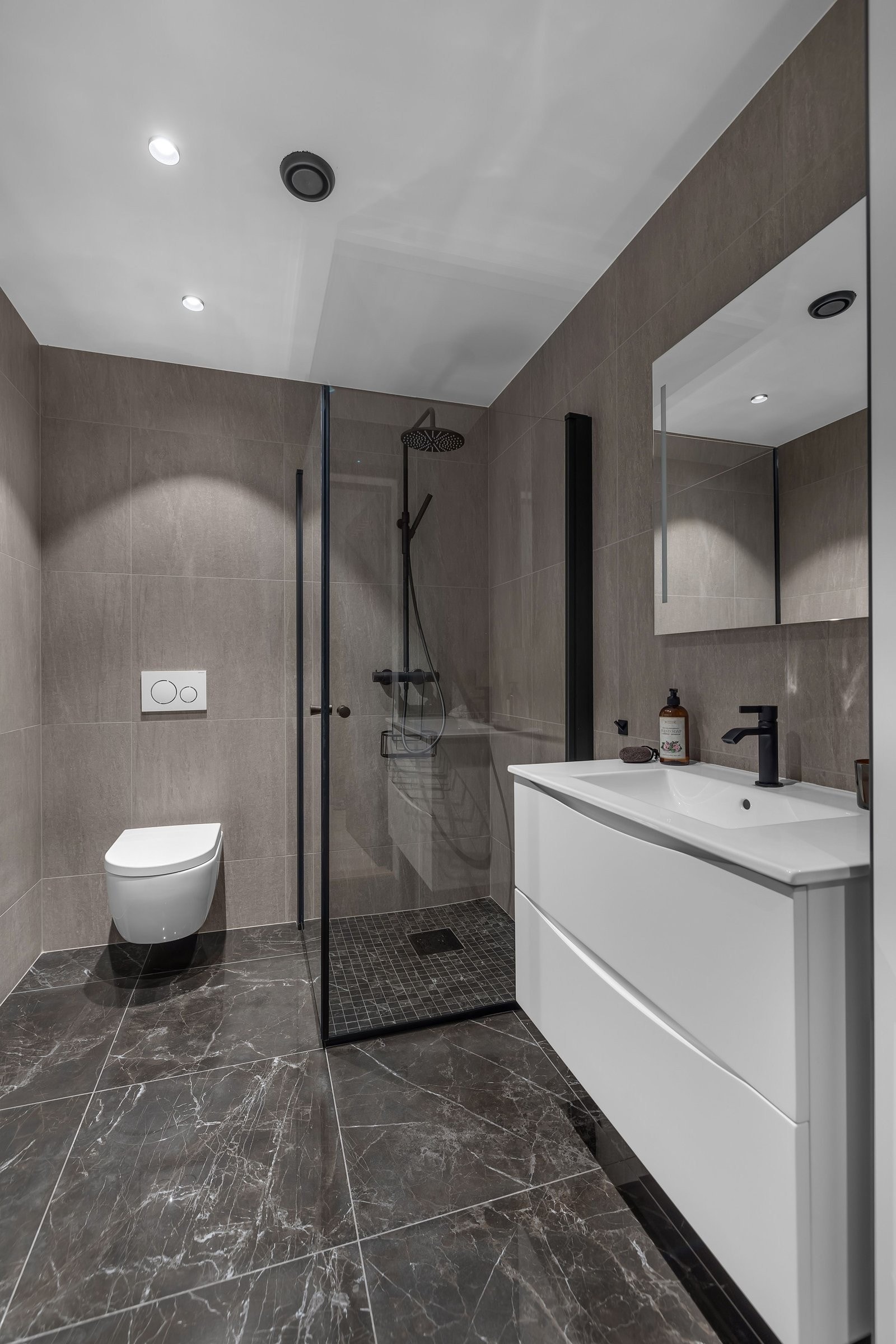 Bad utleiedel Galleribilde