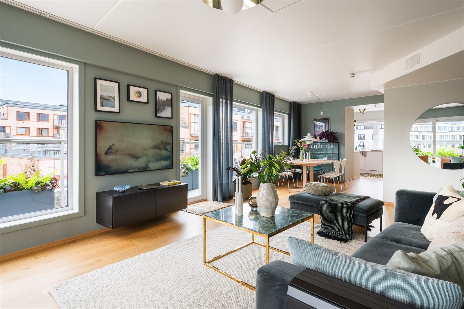 Ekstra lys og fin - en av fordelene med å bo i en endeleilighet. Galleribilde