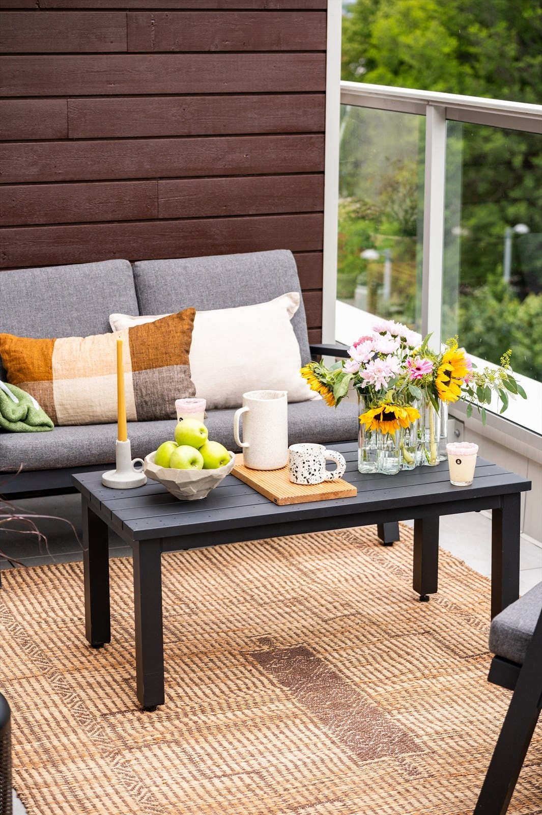 God plass til både sittegrupper, spiseplass og grønne innslag. Galleribilde