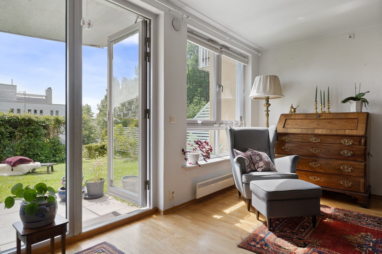 Stue med mye lys Galleribilde
