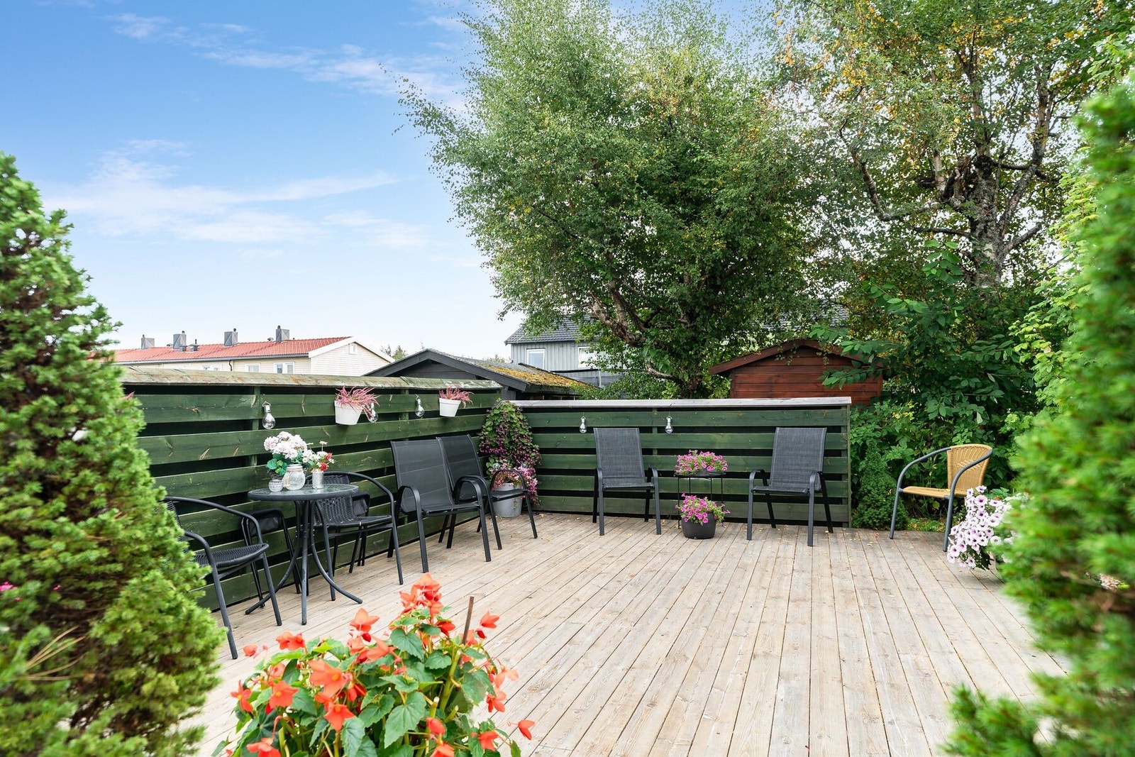 Flott og pent opparbeidet fellesareal for andelseierne i borettslaget. Galleribilde