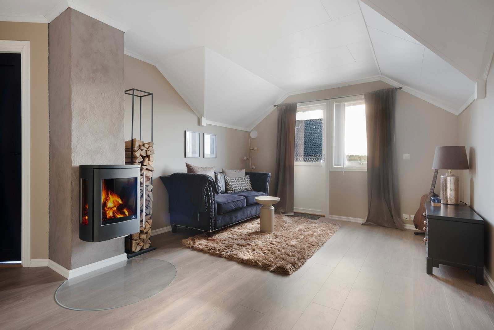 Her er det også koselig peisovn Galleribilde