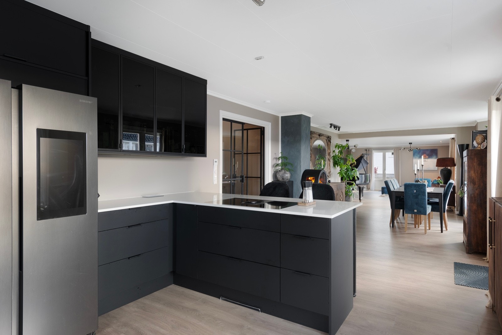 Åpen løsning til spisestuen Galleribilde