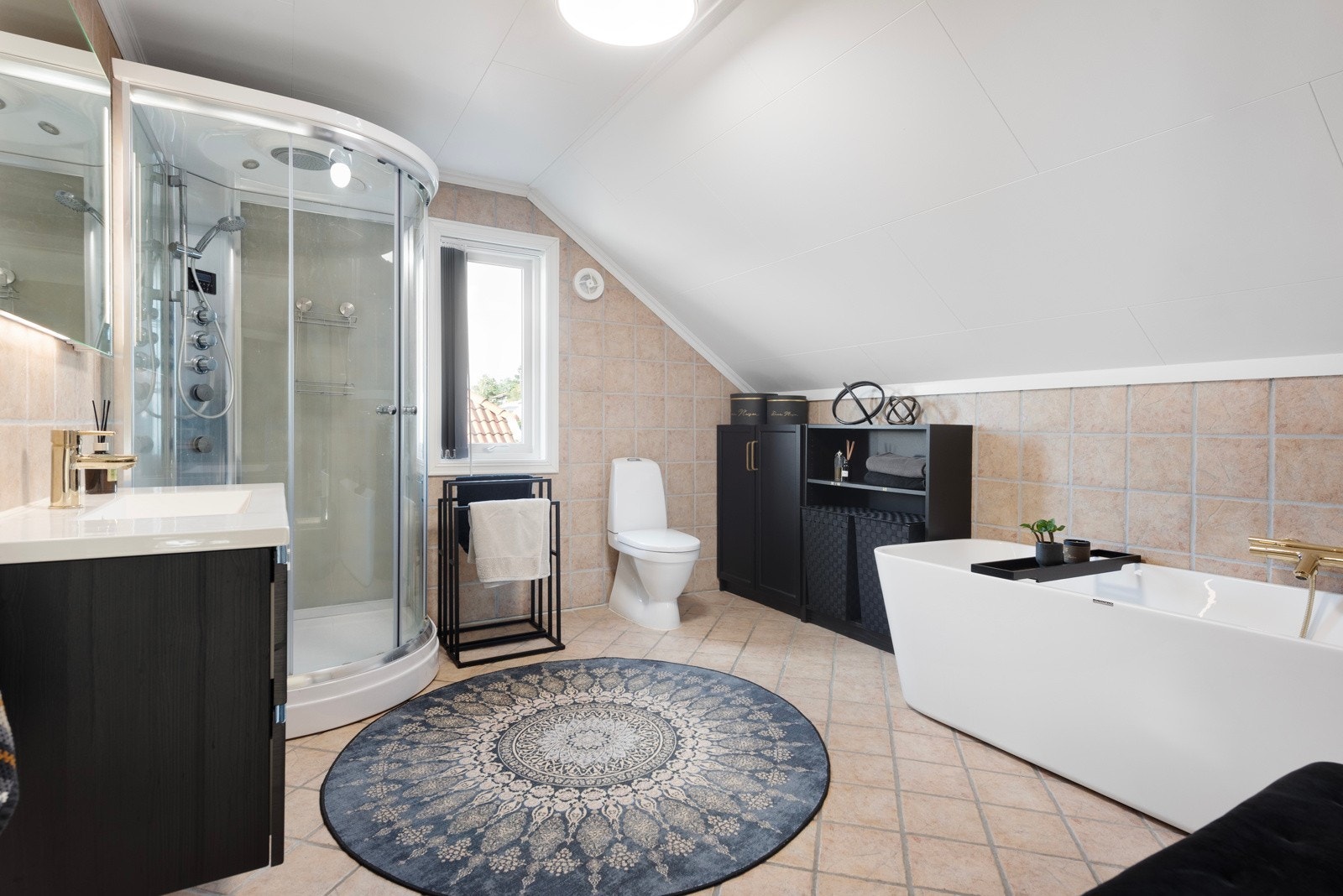 Bad i 2.etasje Galleribilde