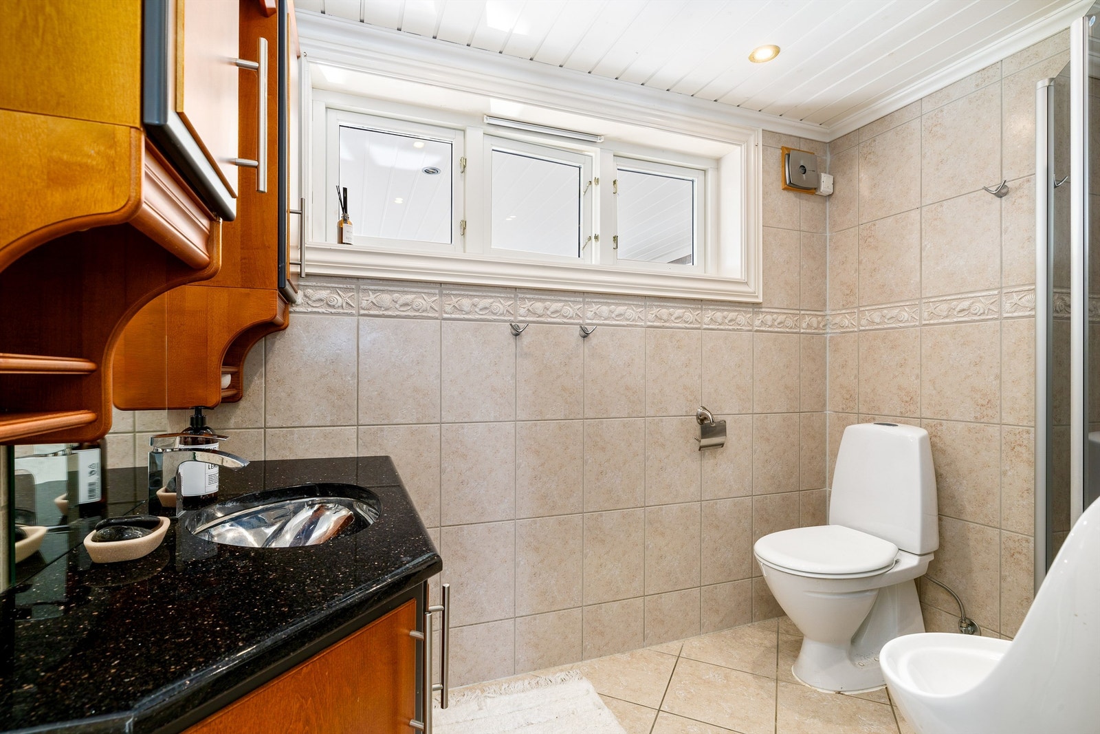 Flislagt bad i 1.etg. Galleribilde