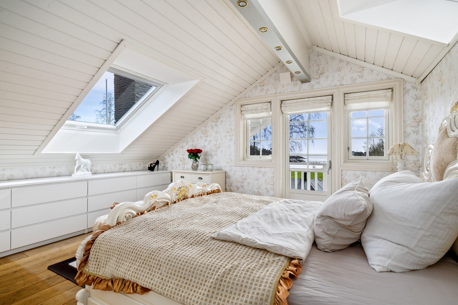 Stort soverom i 2.etasje. Galleribilde