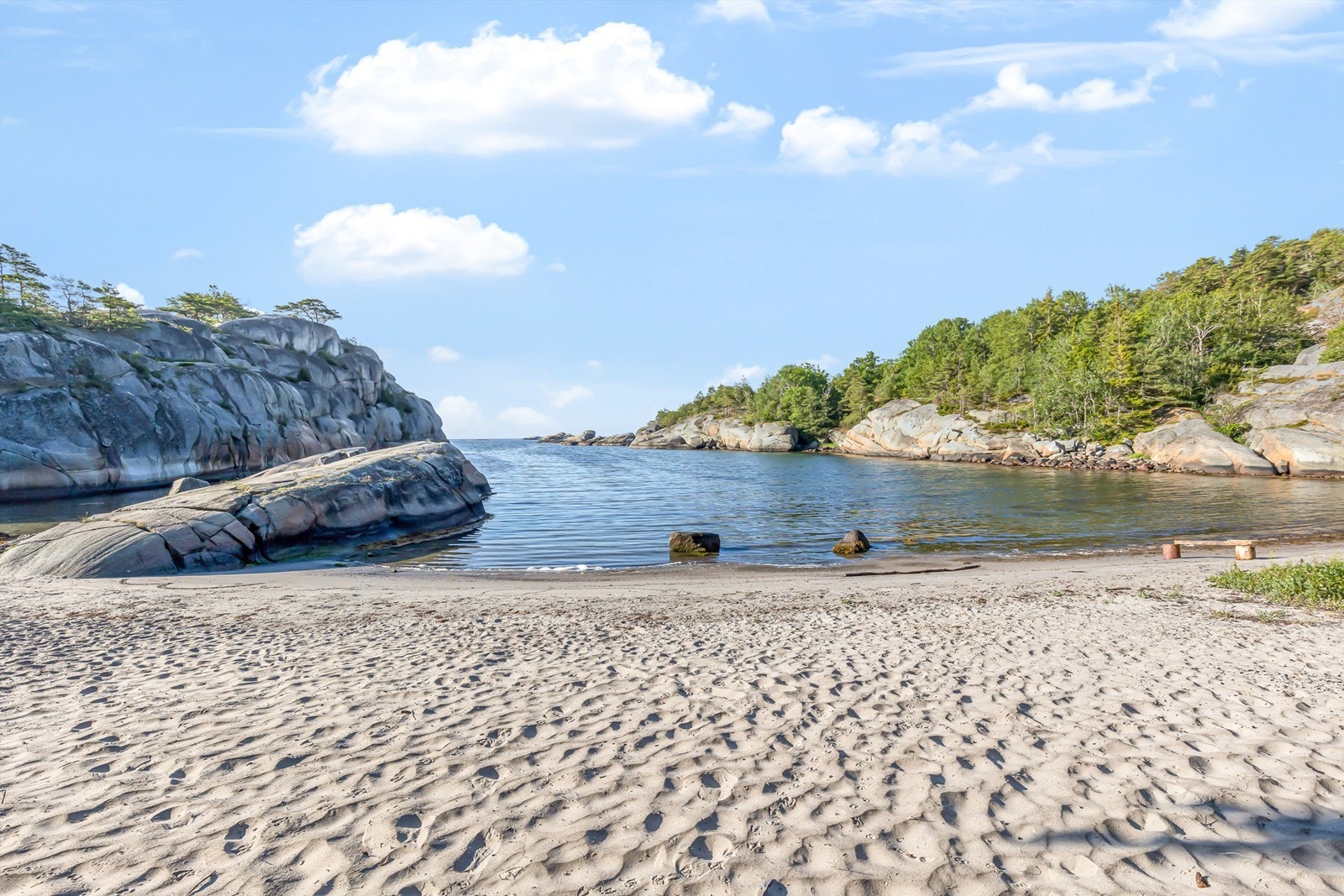 Et mangfold med strender på Yxney Galleribilde