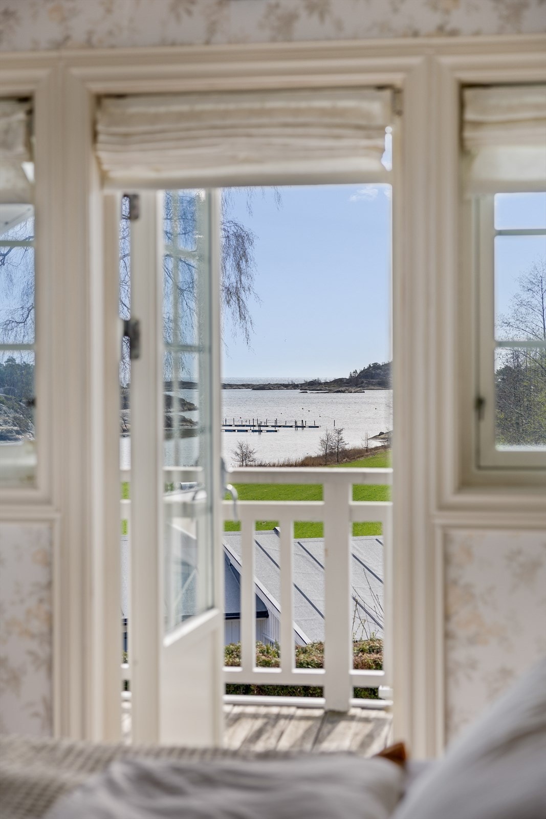 Sjekk denne utsikten fra soverommet. Galleribilde