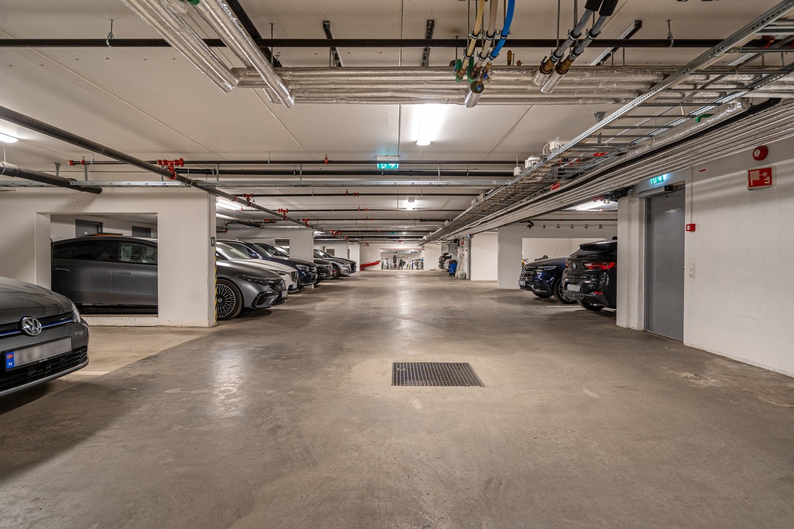 P-plass i felles garasjekjeller Galleribilde